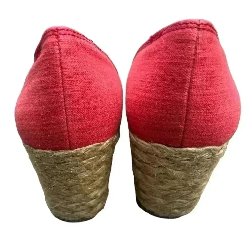 Lucky Brand Wedge Heel Shoe in size 7. Gorgeous coral color with peek-a-boo toe - Picture 5 of 7